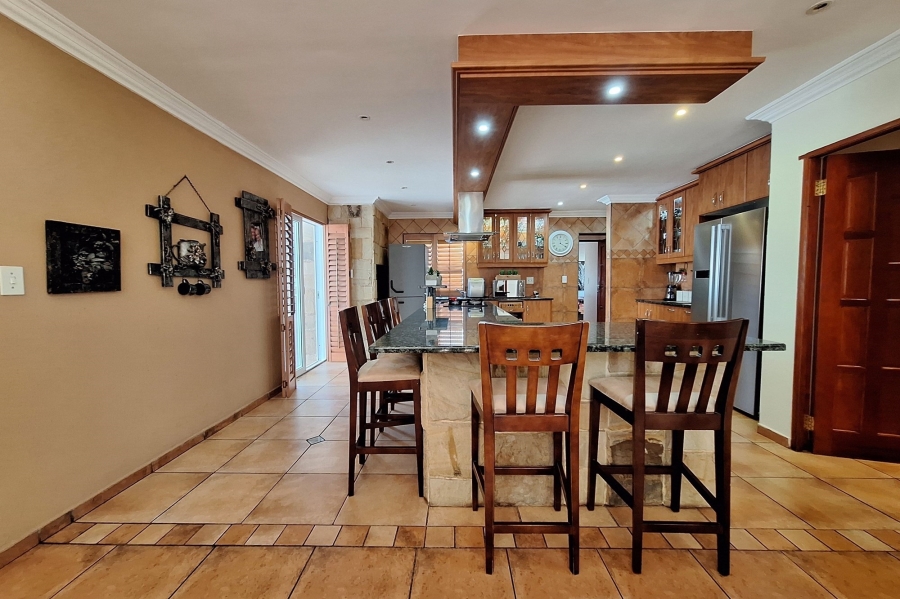 5 Bedroom Property for Sale in Golden Mile Western Cape
